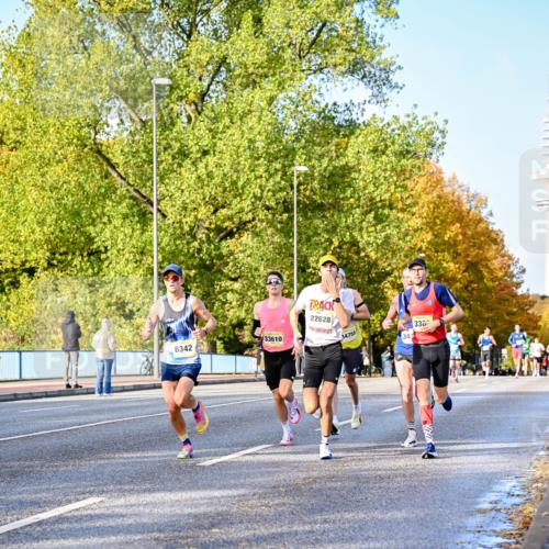 25.10.2026 - hella hamburg halbmarathon Dr. Thomas Lammeyer http://msf.ph/oto/11053984 25.10.2026 10:16:59 Kennedybrücke 6342, 33610, 22628, 34758, 343, 338 meine-sportfotos.de