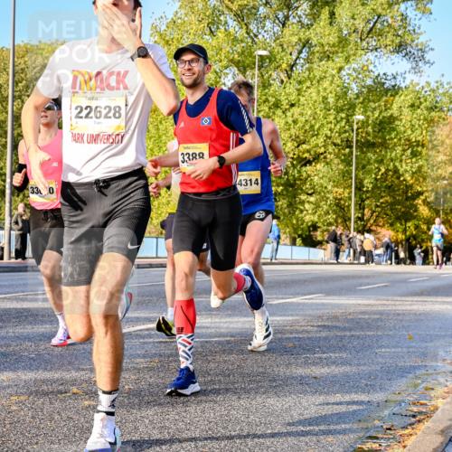 25.10.2026 - hella hamburg halbmarathon Dr. Thomas Lammeyer http://msf.ph/oto/11054005 25.10.2026 10:17:01 Kennedybrücke 33, 0, 22628, 3382, 4314 meine-sportfotos.de
