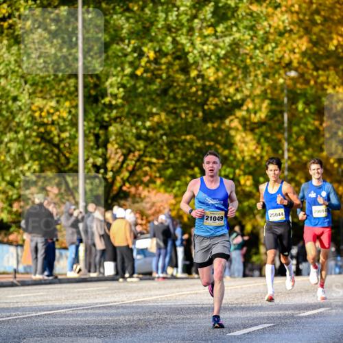 25.10.2026 - hella hamburg halbmarathon Dr. Thomas Lammeyer http://msf.ph/oto/11054016 25.10.2026 10:17:04 Kennedybrücke 21049, 25044, 20014 meine-sportfotos.de