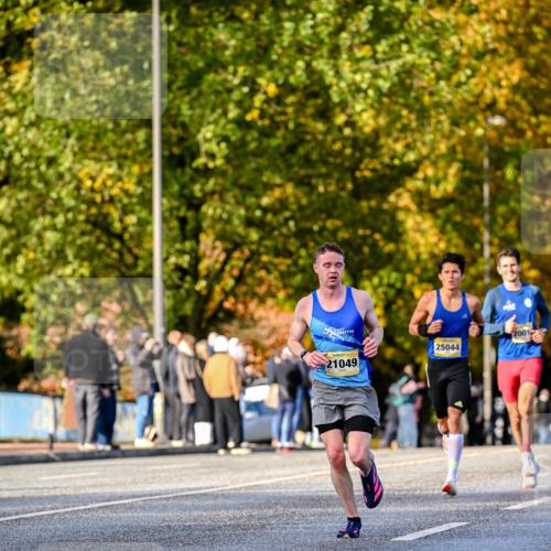 25.10.2026 - hella hamburg halbmarathon Dr. Thomas Lammeyer http://msf.ph/oto/11054019 25.10.2026 10:17:04 Kennedybrücke 21049, 25044, 2001 meine-sportfotos.de