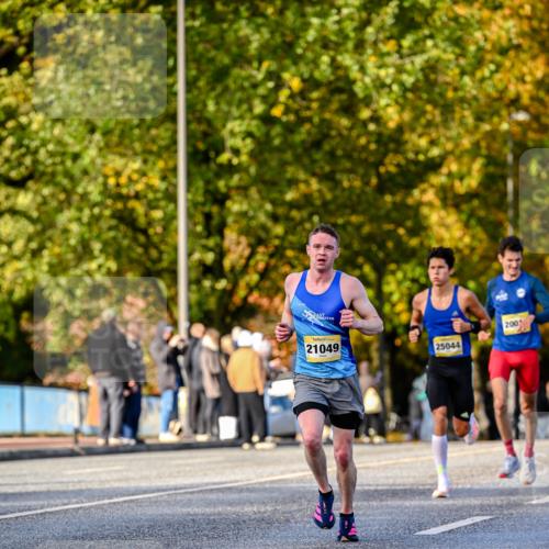25.10.2026 - hella hamburg halbmarathon Dr. Thomas Lammeyer http://msf.ph/oto/11054022 25.10.2026 10:17:05 Kennedybrücke 21049, 25044, 2001 meine-sportfotos.de
