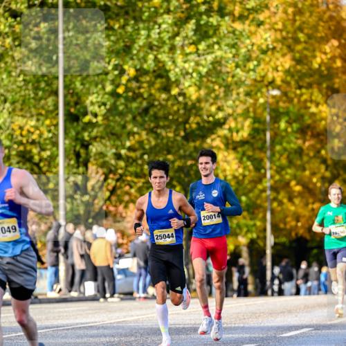 25.10.2026 - hella hamburg halbmarathon Dr. Thomas Lammeyer http://msf.ph/oto/11054030 25.10.2026 10:17:06 Kennedybrücke 049, 25044, 20014, 10760 meine-sportfotos.de