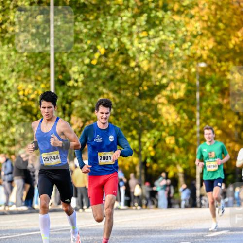 25.10.2026 - hella hamburg halbmarathon Dr. Thomas Lammeyer http://msf.ph/oto/11054037 25.10.2026 10:17:07 Kennedybrücke 25044, 2001, 10760 meine-sportfotos.de