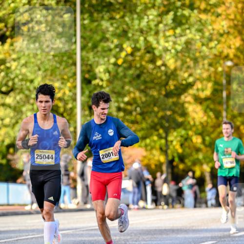 25.10.2026 - hella hamburg halbmarathon Dr. Thomas Lammeyer http://msf.ph/oto/11054040 25.10.2026 10:17:08 Kennedybrücke 25044, 2001, 10760 meine-sportfotos.de