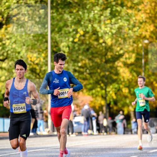 25.10.2026 - hella hamburg halbmarathon Dr. Thomas Lammeyer http://msf.ph/oto/11054041 25.10.2026 10:17:08 Kennedybrücke 25044, 2001 meine-sportfotos.de