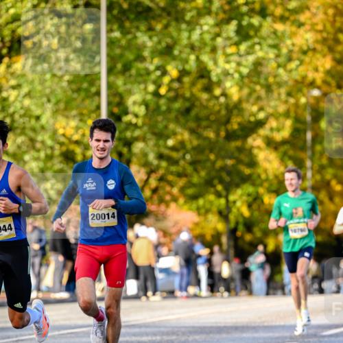 25.10.2026 - hella hamburg halbmarathon Dr. Thomas Lammeyer http://msf.ph/oto/11054043 25.10.2026 10:17:08 Kennedybrücke 044, 20014, 10760 meine-sportfotos.de
