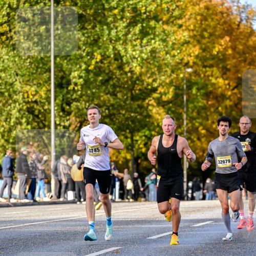 25.10.2026 - hella hamburg halbmarathon Dr. Thomas Lammeyer http://msf.ph/oto/11054072 25.10.2026 10:17:12 Kennedybrücke 3745, 32679, 09 meine-sportfotos.de