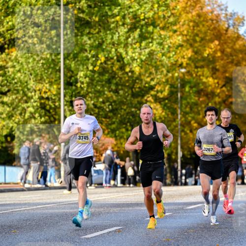 25.10.2026 - hella hamburg halbmarathon Dr. Thomas Lammeyer http://msf.ph/oto/11054074 25.10.2026 10:17:12 Kennedybrücke 3745, 3267, 91 meine-sportfotos.de