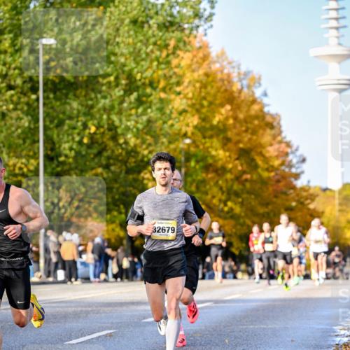 25.10.2026 - hella hamburg halbmarathon Dr. Thomas Lammeyer http://msf.ph/oto/11054088 25.10.2026 10:17:14 Kennedybrücke 32679 meine-sportfotos.de