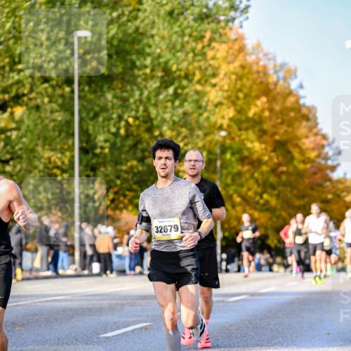 25.10.2026 - hella hamburg halbmarathon Dr. Thomas Lammeyer http://msf.ph/oto/11054092 25.10.2026 10:17:14 Kennedybrücke 32679 meine-sportfotos.de