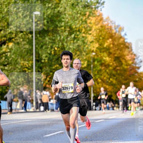 25.10.2026 - hella hamburg halbmarathon Dr. Thomas Lammeyer http://msf.ph/oto/11054093 25.10.2026 10:17:15 Kennedybrücke 32679 meine-sportfotos.de