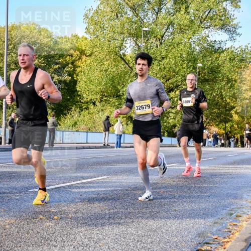 25.10.2026 - hella hamburg halbmarathon Dr. Thomas Lammeyer http://msf.ph/oto/11054108 25.10.2026 10:17:16 Kennedybrücke 3745, 32679, 32091 meine-sportfotos.de