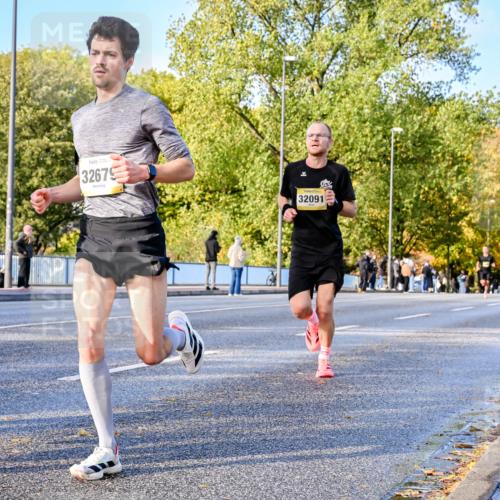 25.10.2026 - hella hamburg halbmarathon Dr. Thomas Lammeyer http://msf.ph/oto/11054112 25.10.2026 10:17:17 Kennedybrücke 32675, 32091 meine-sportfotos.de