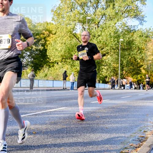25.10.2026 - hella hamburg halbmarathon Dr. Thomas Lammeyer http://msf.ph/oto/11054114 25.10.2026 10:17:17 Kennedybrücke 32679, 32091 meine-sportfotos.de