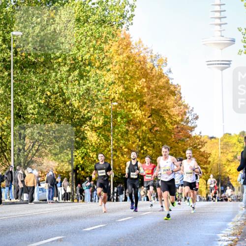 25.10.2026 - hella hamburg halbmarathon Dr. Thomas Lammeyer http://msf.ph/oto/11054115 25.10.2026 10:17:17 Kennedybrücke 10985, 35367, 19706, 35006, 30870 meine-sportfotos.de