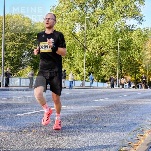 25.10.2026 - hella hamburg halbmarathon Dr. Thomas Lammeyer http://msf.ph/oto/11054120 25.10.2026 10:17:18 Kennedybrücke 32091 meine-sportfotos.de