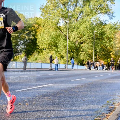 25.10.2026 - hella hamburg halbmarathon Dr. Thomas Lammeyer http://msf.ph/oto/11054123 25.10.2026 10:17:18 Kennedybrücke 32091 meine-sportfotos.de