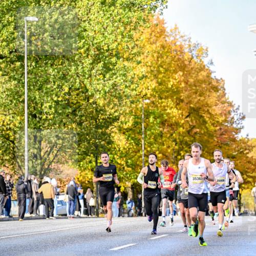 25.10.2026 - hella hamburg halbmarathon Dr. Thomas Lammeyer http://msf.ph/oto/11054127 25.10.2026 10:17:18 Kennedybrücke 0985, 19706, 30, 35367, 35006 meine-sportfotos.de