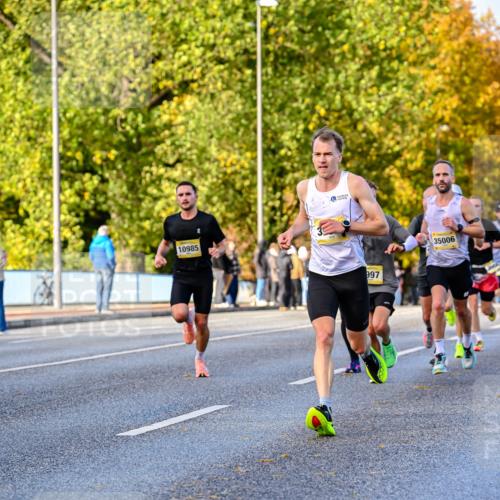 25.10.2026 - hella hamburg halbmarathon Dr. Thomas Lammeyer http://msf.ph/oto/11054133 25.10.2026 10:17:21 Kennedybrücke 10985, 997, 35006 meine-sportfotos.de