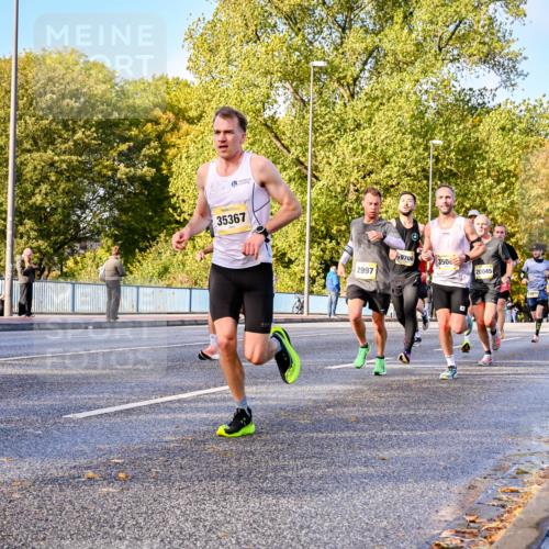 25.10.2026 - hella hamburg halbmarathon Dr. Thomas Lammeyer http://msf.ph/oto/11054149 25.10.2026 10:17:23 Kennedybrücke 35367, 2997, 9706, 350, 20045 meine-sportfotos.de