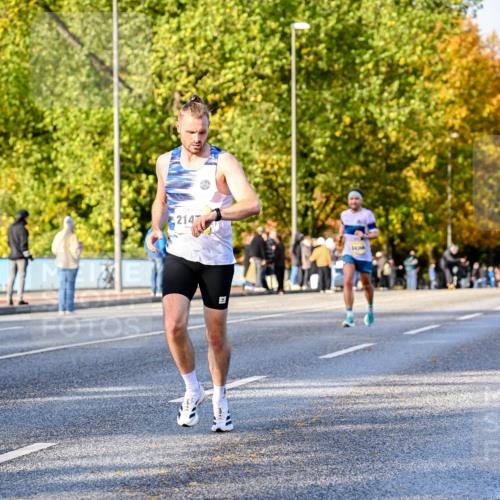 25.10.2026 - hella hamburg halbmarathon Dr. Thomas Lammeyer http://msf.ph/oto/11054187 25.10.2026 10:17:27 Kennedybrücke 2147, 24306 meine-sportfotos.de