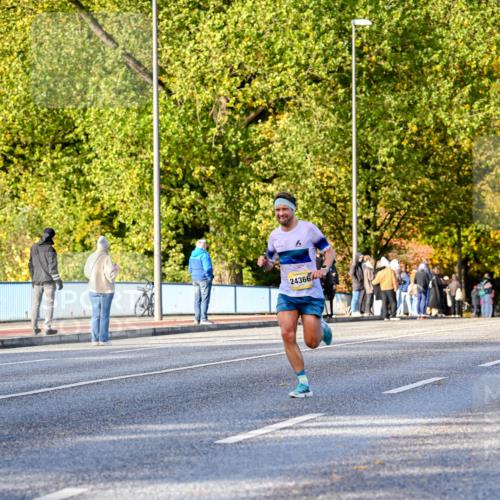 25.10.2026 - hella hamburg halbmarathon Dr. Thomas Lammeyer http://msf.ph/oto/11054196 25.10.2026 10:17:29 Kennedybrücke 24366 meine-sportfotos.de