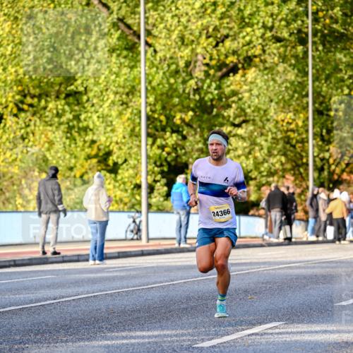 25.10.2026 - hella hamburg halbmarathon Dr. Thomas Lammeyer http://msf.ph/oto/11054201 25.10.2026 10:17:29 Kennedybrücke 24366 meine-sportfotos.de