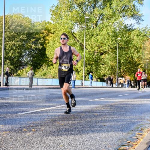 25.10.2026 - hella hamburg halbmarathon Dr. Thomas Lammeyer http://msf.ph/oto/11054231 25.10.2026 10:17:36 Kennedybrücke 17621 meine-sportfotos.de