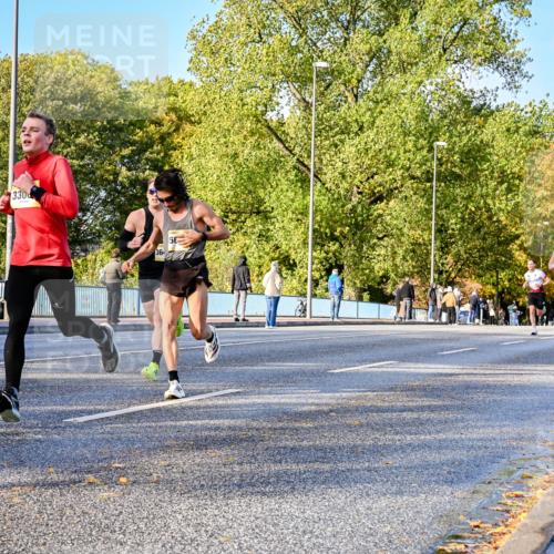 25.10.2026 - hella hamburg halbmarathon Dr. Thomas Lammeyer http://msf.ph/oto/11054273 25.10.2026 10:17:41 Kennedybrücke 330, 36, 50 meine-sportfotos.de