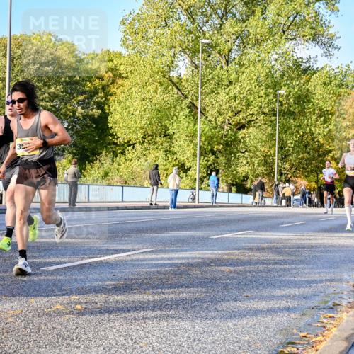 25.10.2026 - hella hamburg halbmarathon Dr. Thomas Lammeyer http://msf.ph/oto/11054280 25.10.2026 10:17:42 Kennedybrücke 35 meine-sportfotos.de