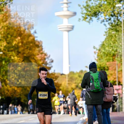 25.10.2026 - hella hamburg halbmarathon Dr. Thomas Lammeyer http://msf.ph/oto/11054288 25.10.2026 10:17:43 Kennedybrücke 8584 meine-sportfotos.de