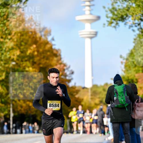 25.10.2026 - hella hamburg halbmarathon Dr. Thomas Lammeyer http://msf.ph/oto/11054296 25.10.2026 10:17:44 Kennedybrücke 8584 meine-sportfotos.de