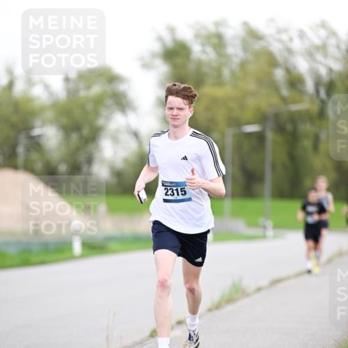 07.04.2024 - 43. Internationalen Wilhelmsburger Insellauf Dr. Thomas Lammeyer http://msf.ph/oto/6037612 07.04.2024 10:22:38 Laufen 2315 meine-sportfotos.de