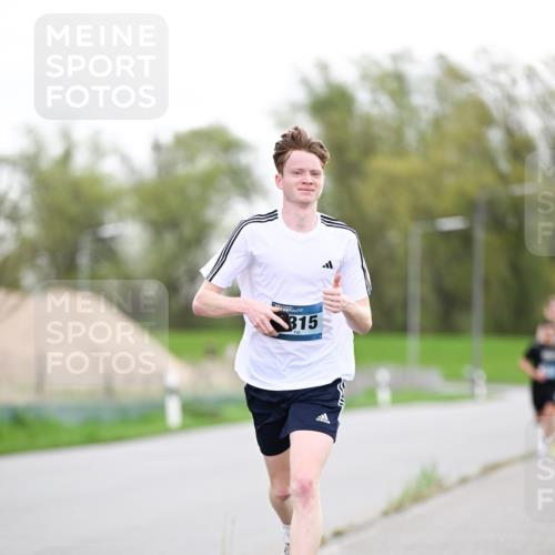 07.04.2024 - 43. Internationalen Wilhelmsburger Insellauf Dr. Thomas Lammeyer http://msf.ph/oto/6037615 07.04.2024 10:22:38 Laufen 315 meine-sportfotos.de