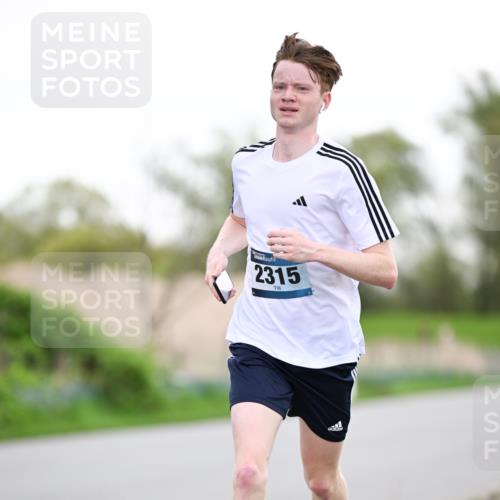 07.04.2024 - 43. Internationalen Wilhelmsburger Insellauf Dr. Thomas Lammeyer http://msf.ph/oto/6037623 07.04.2024 10:22:40 Laufen 2315 meine-sportfotos.de
