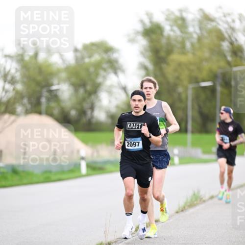 07.04.2024 - 43. Internationalen Wilhelmsburger Insellauf Dr. Thomas Lammeyer http://msf.ph/oto/6037625 07.04.2024 10:22:47 Laufen 2097 meine-sportfotos.de
