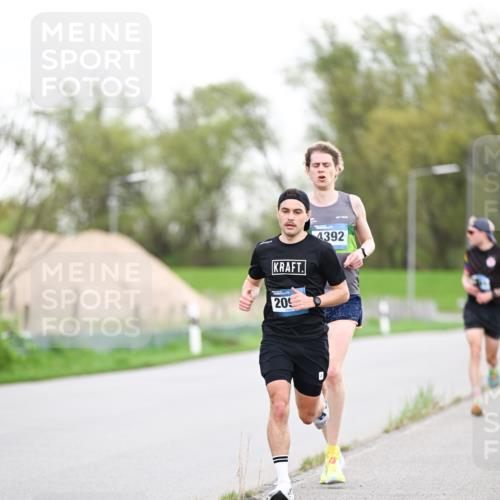 07.04.2024 - 43. Internationalen Wilhelmsburger Insellauf Dr. Thomas Lammeyer http://msf.ph/oto/6037626 07.04.2024 10:22:47 Laufen 4392, 20 meine-sportfotos.de