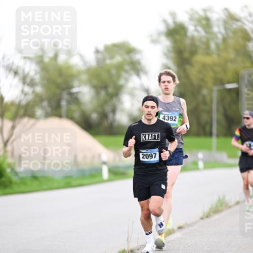 07.04.2024 - 43. Internationalen Wilhelmsburger Insellauf Dr. Thomas Lammeyer http://msf.ph/oto/6037627 07.04.2024 10:22:47 Laufen 2097, 4392 meine-sportfotos.de