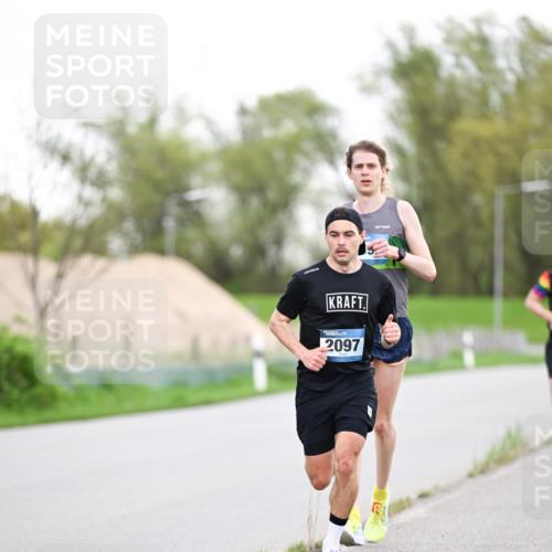 07.04.2024 - 43. Internationalen Wilhelmsburger Insellauf Dr. Thomas Lammeyer http://msf.ph/oto/6037629 07.04.2024 10:22:47 Laufen 2097 meine-sportfotos.de