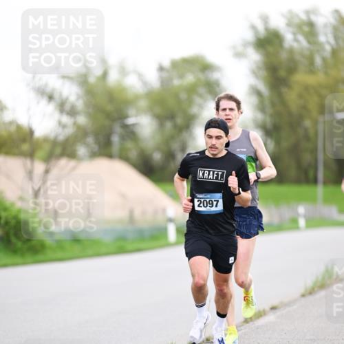 07.04.2024 - 43. Internationalen Wilhelmsburger Insellauf Dr. Thomas Lammeyer http://msf.ph/oto/6037630 07.04.2024 10:22:47 Laufen 2097 meine-sportfotos.de