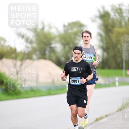 07.04.2024 - 43. Internationalen Wilhelmsburger Insellauf Dr. Thomas Lammeyer http://msf.ph/oto/6037632 07.04.2024 10:22:47 Laufen 4392, 2097 meine-sportfotos.de