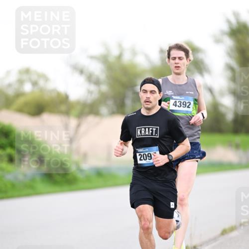 07.04.2024 - 43. Internationalen Wilhelmsburger Insellauf Dr. Thomas Lammeyer http://msf.ph/oto/6037637 07.04.2024 10:22:48 Laufen 209, 4392 meine-sportfotos.de
