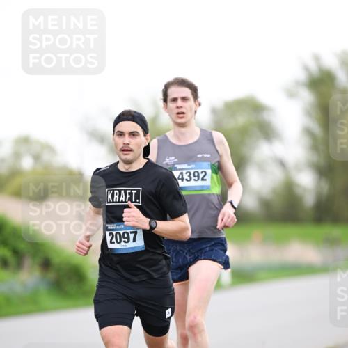 07.04.2024 - 43. Internationalen Wilhelmsburger Insellauf Dr. Thomas Lammeyer http://msf.ph/oto/6037639 07.04.2024 10:22:49 Laufen 4392, 2097 meine-sportfotos.de