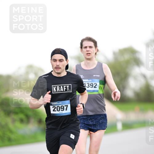 07.04.2024 - 43. Internationalen Wilhelmsburger Insellauf Dr. Thomas Lammeyer http://msf.ph/oto/6037641 07.04.2024 10:22:49 Laufen 4392, 2097 meine-sportfotos.de