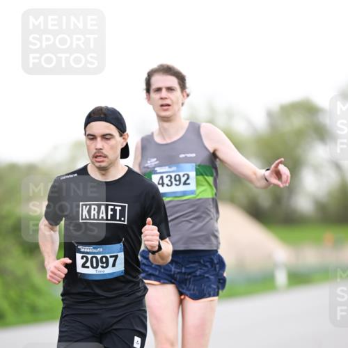 07.04.2024 - 43. Internationalen Wilhelmsburger Insellauf Dr. Thomas Lammeyer http://msf.ph/oto/6037643 07.04.2024 10:22:49 Laufen 4392, 2097 meine-sportfotos.de