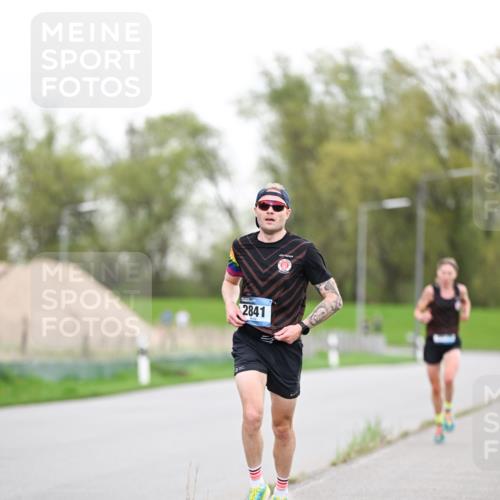 07.04.2024 - 43. Internationalen Wilhelmsburger Insellauf Dr. Thomas Lammeyer http://msf.ph/oto/6037644 07.04.2024 10:22:51 Laufen 2841 meine-sportfotos.de