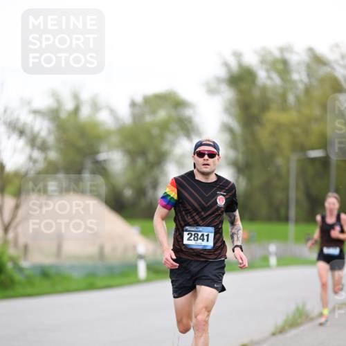 07.04.2024 - 43. Internationalen Wilhelmsburger Insellauf Dr. Thomas Lammeyer http://msf.ph/oto/6037648 07.04.2024 10:22:51 Laufen 2841 meine-sportfotos.de