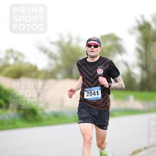 07.04.2024 - 43. Internationalen Wilhelmsburger Insellauf Dr. Thomas Lammeyer http://msf.ph/oto/6037656 07.04.2024 10:22:52 Laufen 2841 meine-sportfotos.de