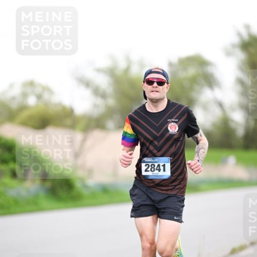 07.04.2024 - 43. Internationalen Wilhelmsburger Insellauf Dr. Thomas Lammeyer http://msf.ph/oto/6037657 07.04.2024 10:22:52 Laufen 2841 meine-sportfotos.de