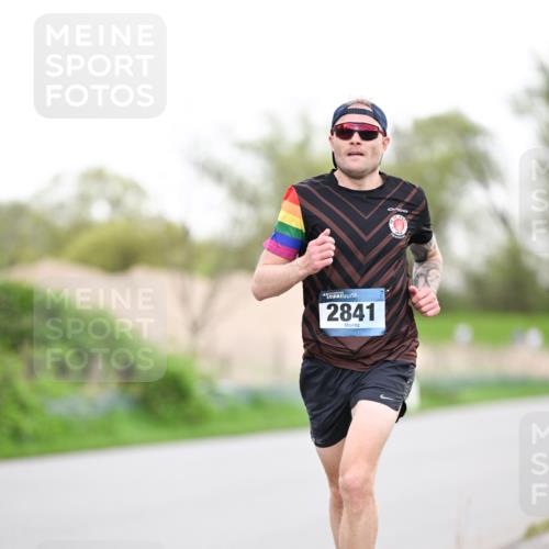 07.04.2024 - 43. Internationalen Wilhelmsburger Insellauf Dr. Thomas Lammeyer http://msf.ph/oto/6037658 07.04.2024 10:22:53 Laufen 43, 2841 meine-sportfotos.de